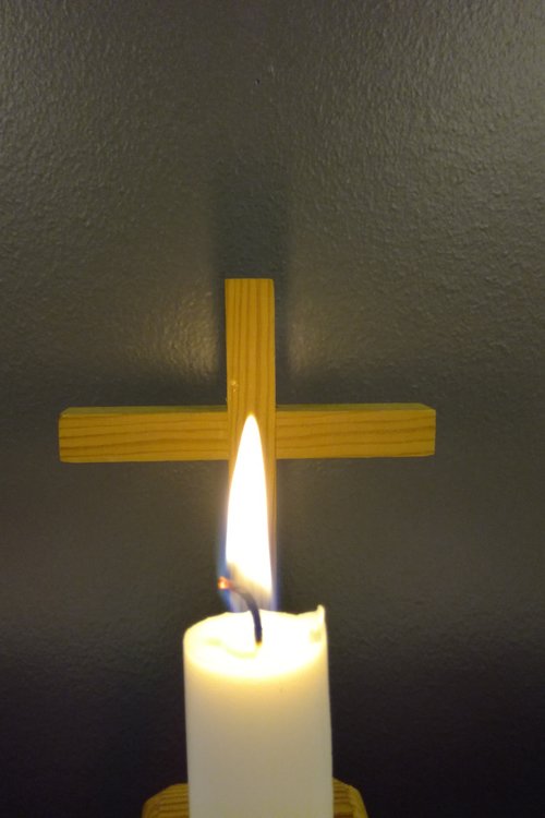 risti ja kynttilä